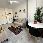Urban Place In Close To With Pool And Garage Apartment *