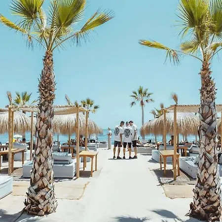 Apartment Urban Place In Close To With Pool And Garage