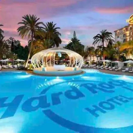 Urban Place In Close To With Pool And Garage