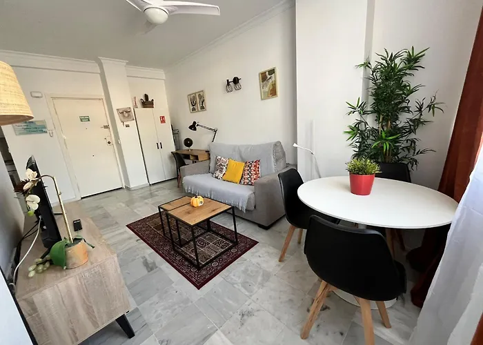 Urban Place In Close To With Pool And Garage شقة *